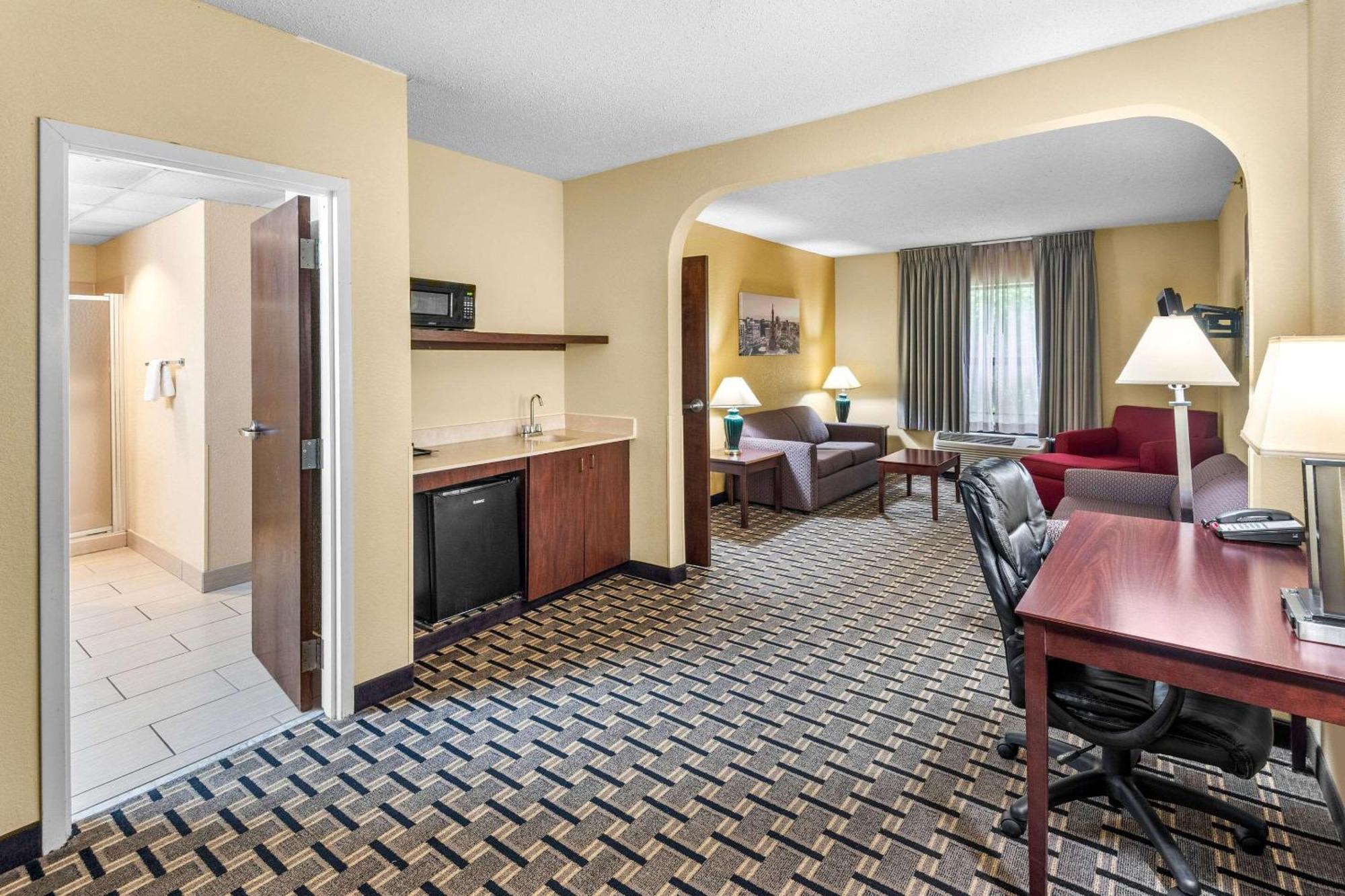 Clarion Inn & Suites Northwest Indianapolis Eksteriør bilde