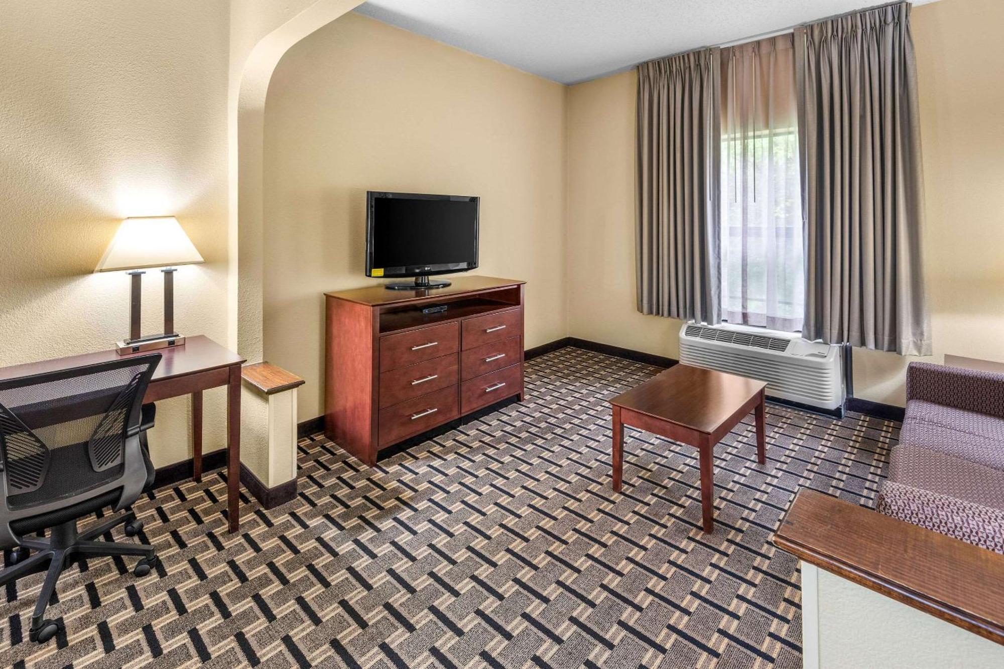 Clarion Inn & Suites Northwest Indianapolis Eksteriør bilde