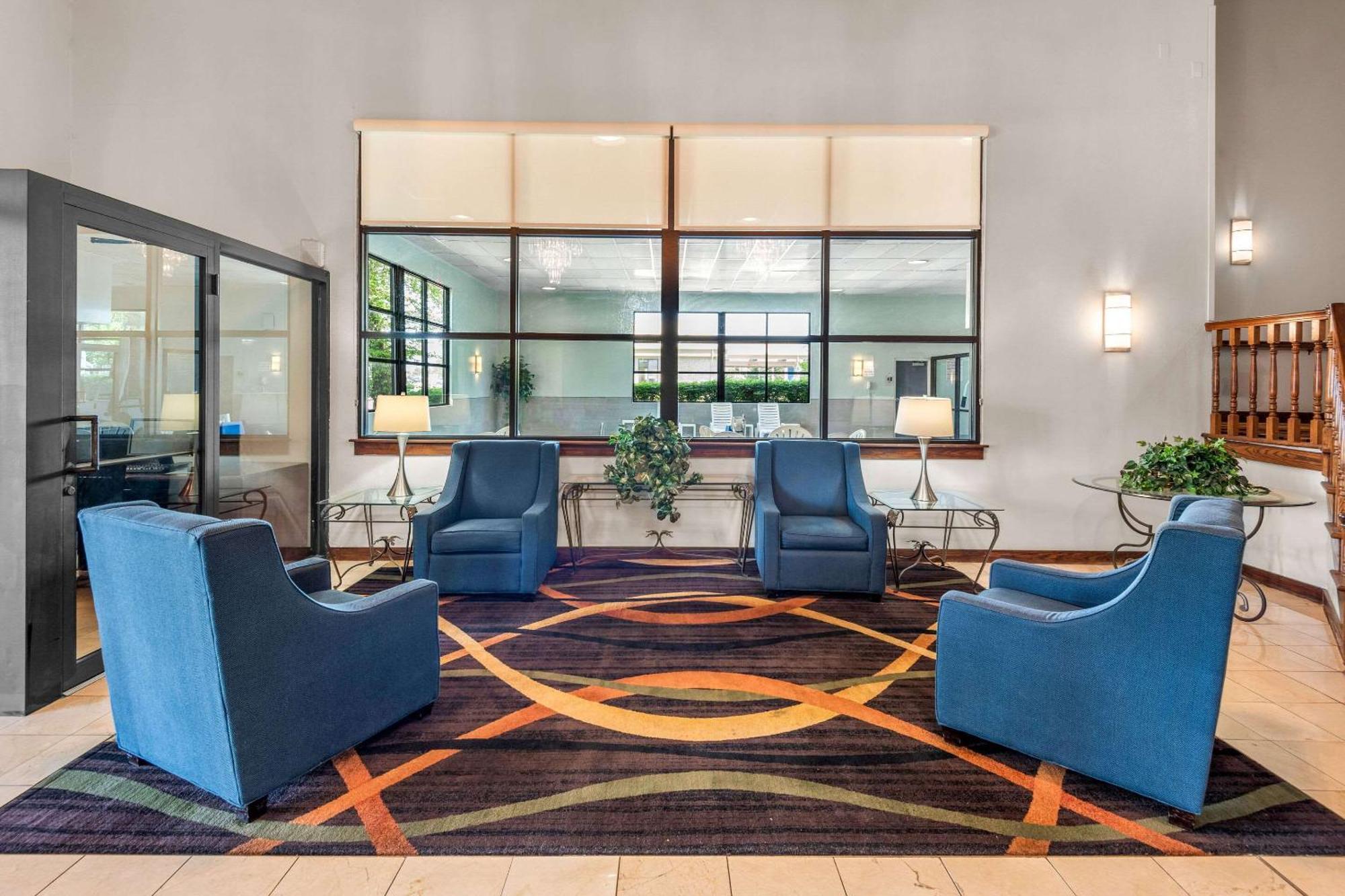 Clarion Inn & Suites Northwest Indianapolis Eksteriør bilde