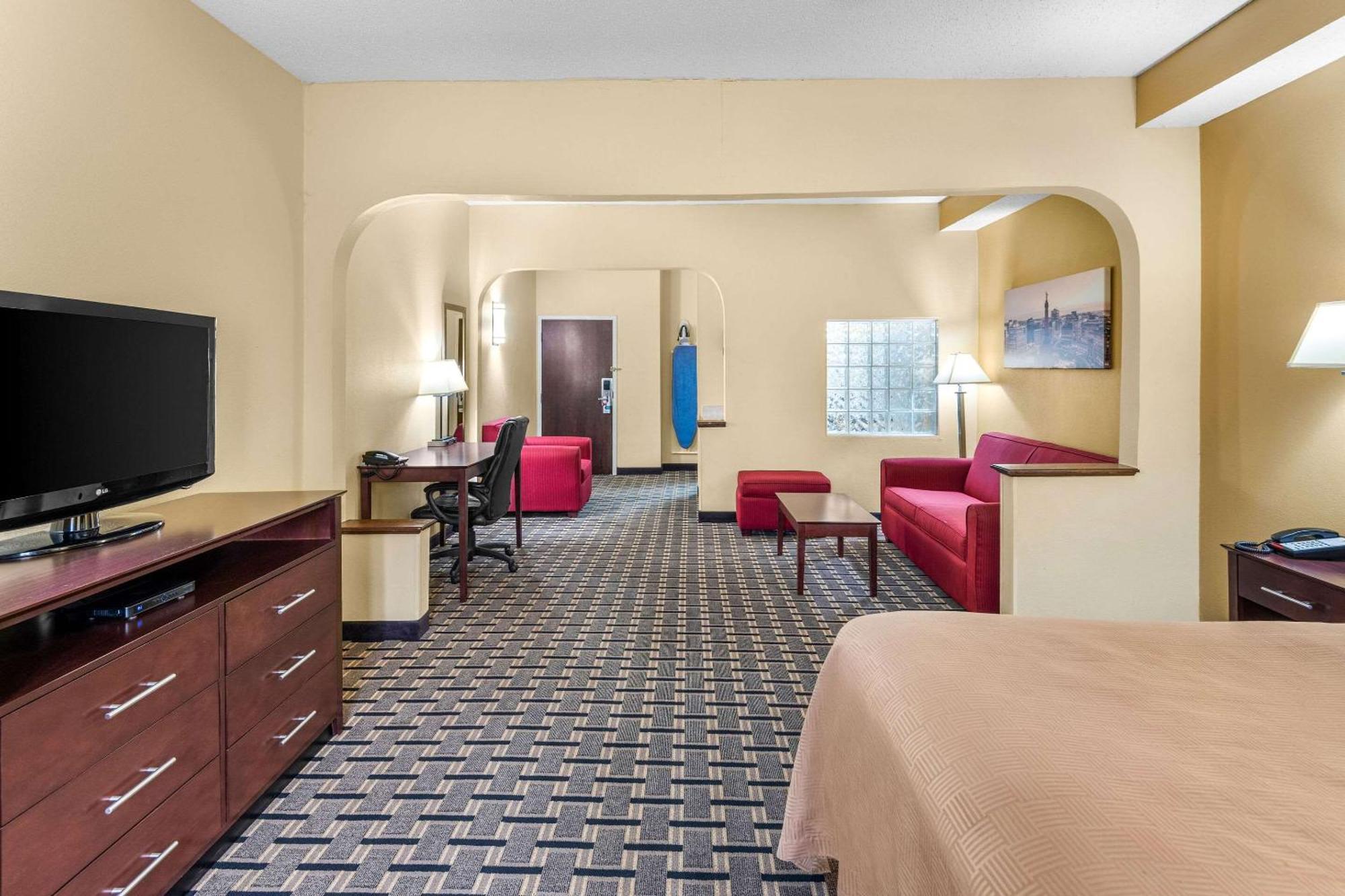 Clarion Inn & Suites Northwest Indianapolis Eksteriør bilde