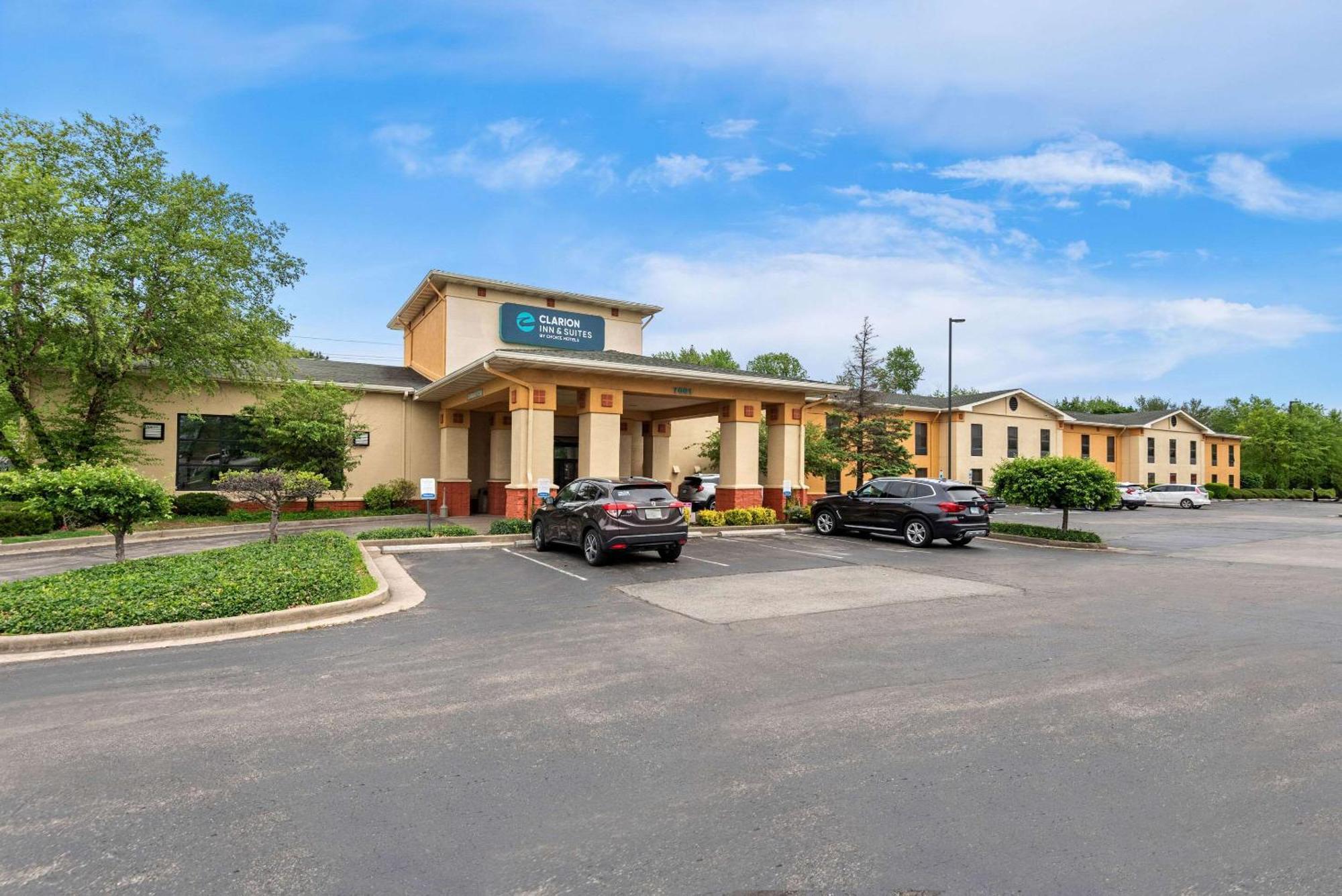 Clarion Inn & Suites Northwest Indianapolis Eksteriør bilde